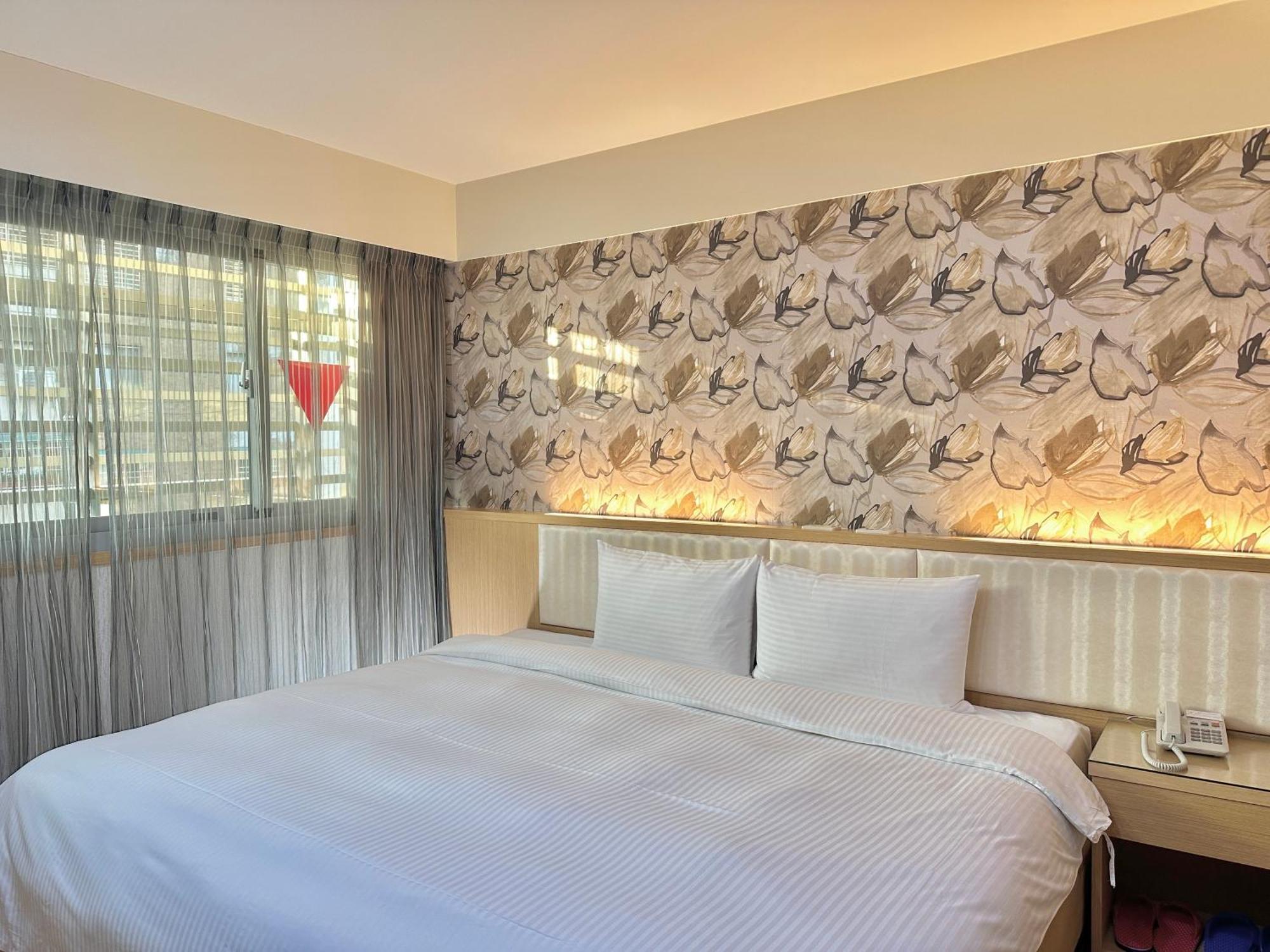 Mei Hotel Taichung Bagian luar foto