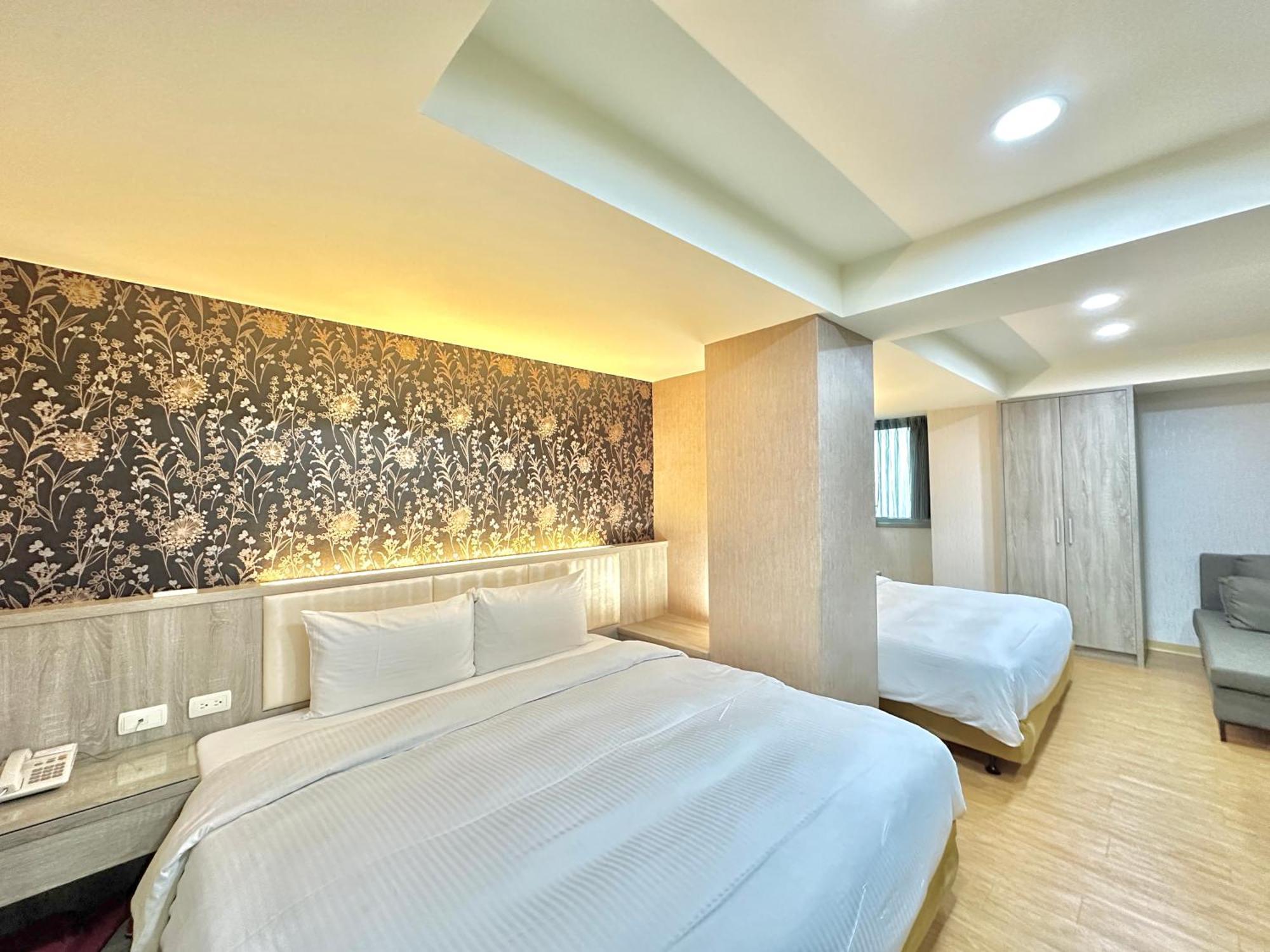 Mei Hotel Taichung Bagian luar foto