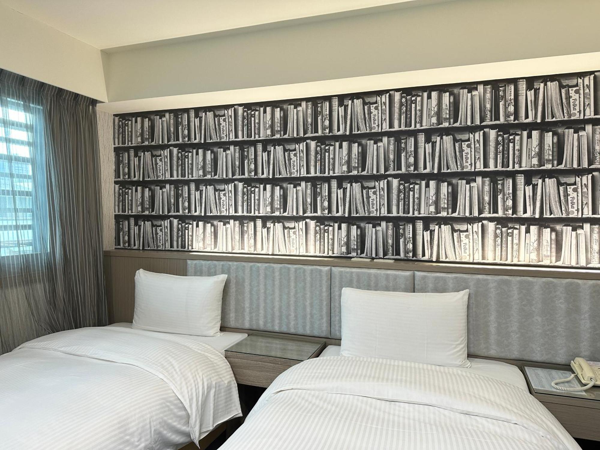 Mei Hotel Taichung Bagian luar foto