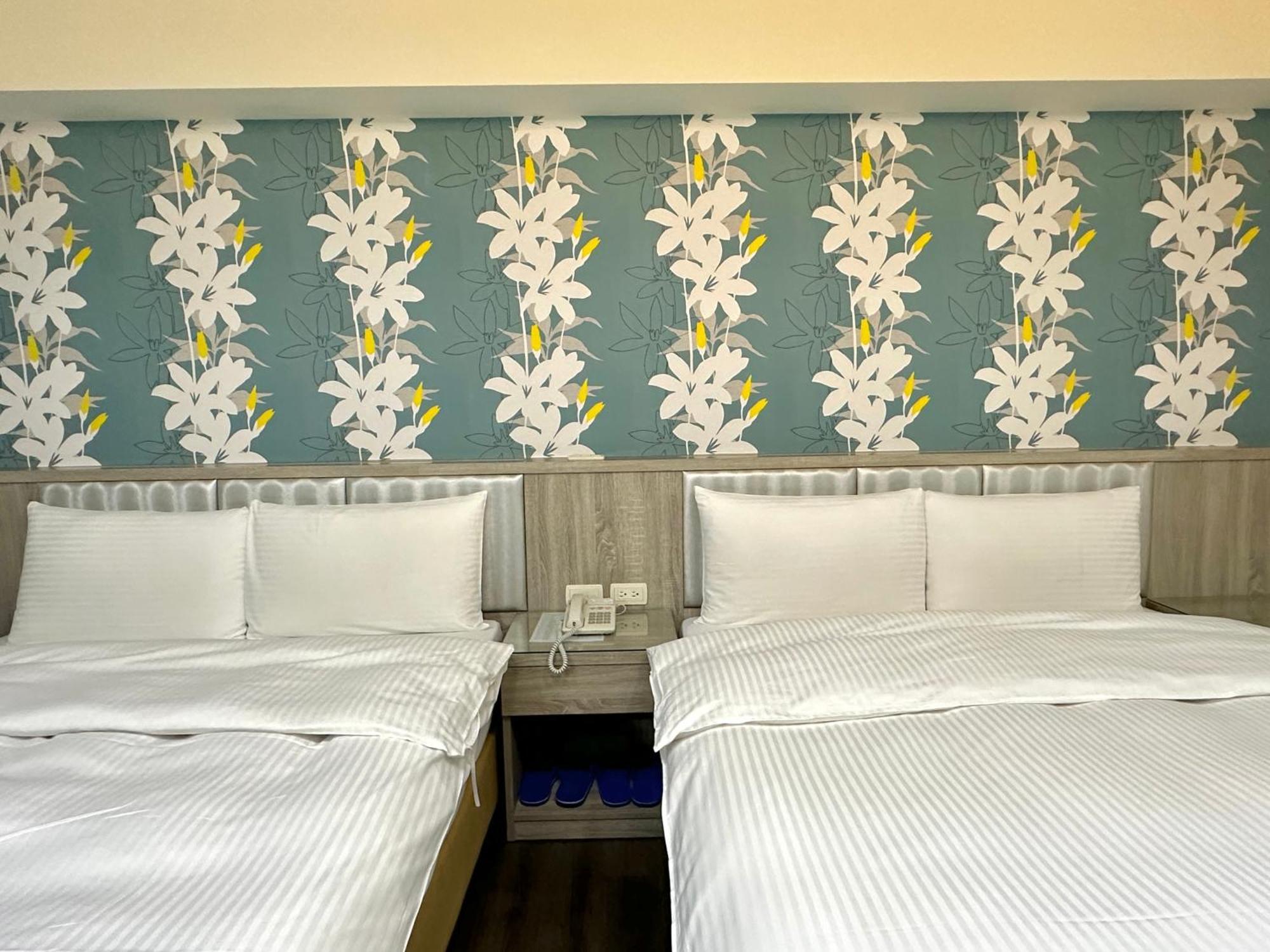 Mei Hotel Taichung Bagian luar foto