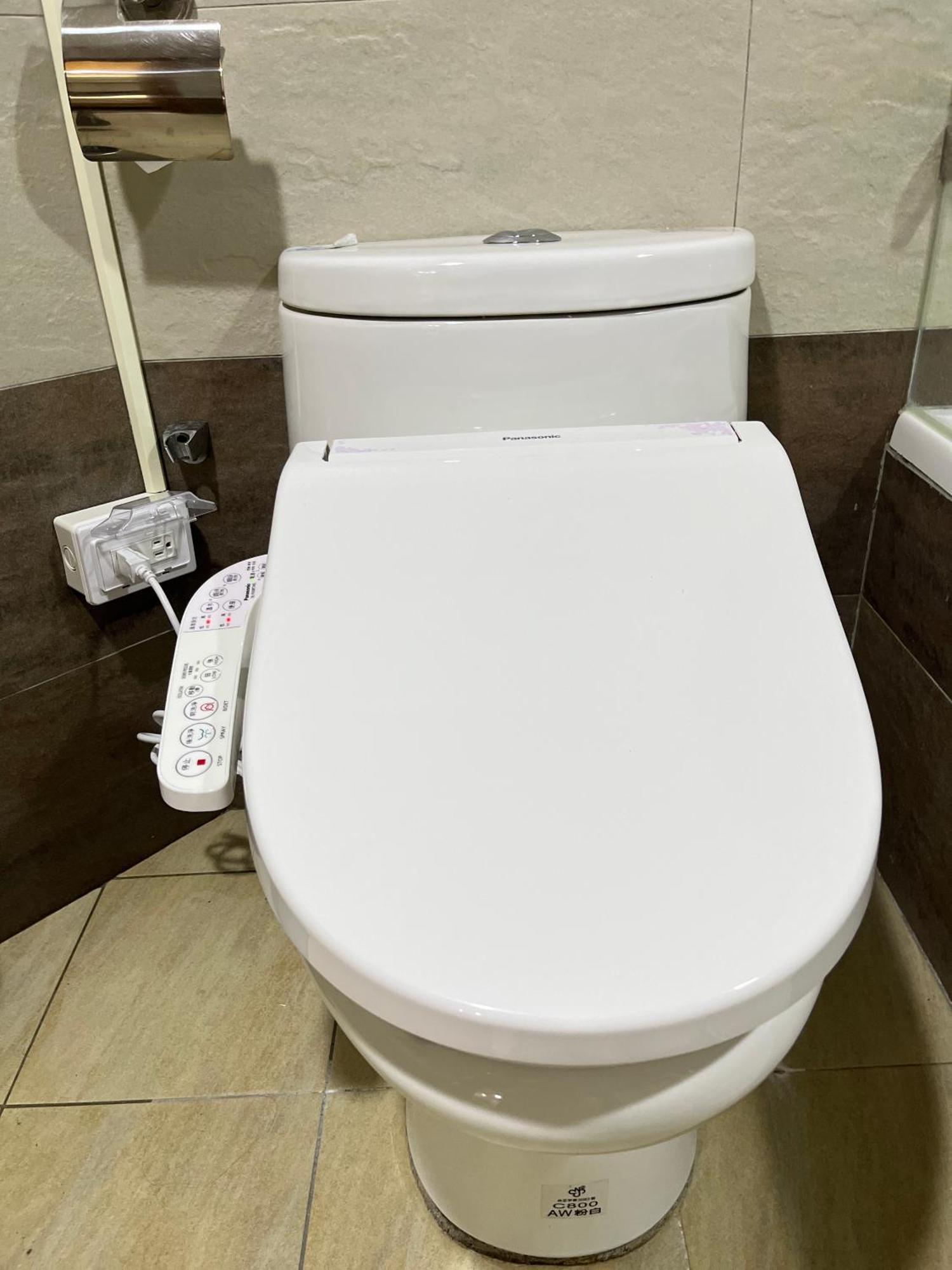 Mei Hotel Taichung Bagian luar foto