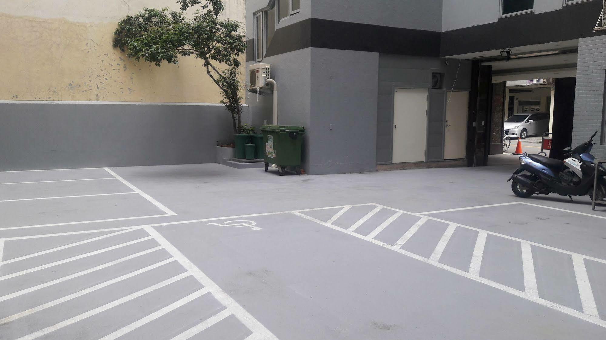 Mei Hotel Taichung Bagian luar foto